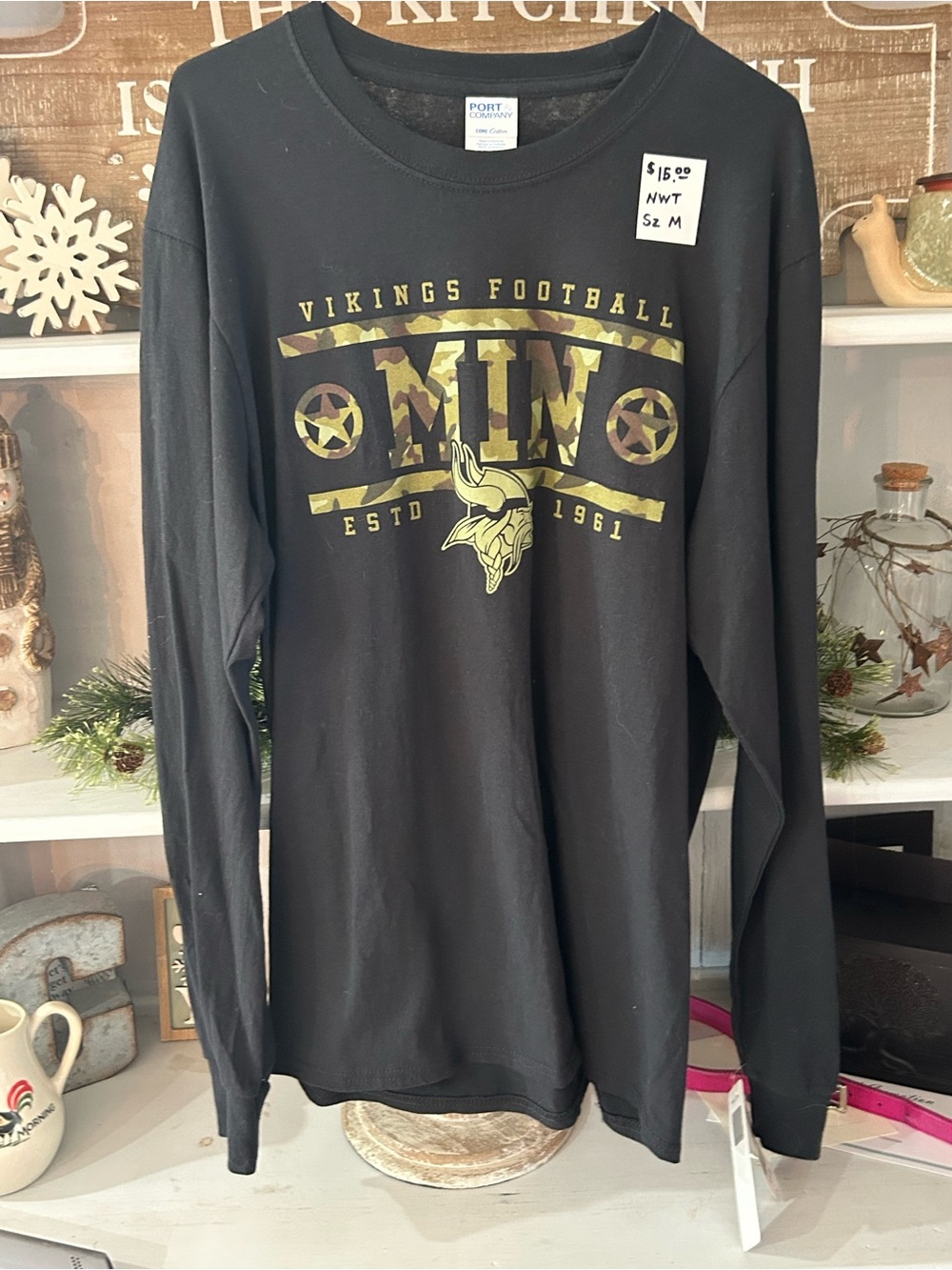 NFL Black Long-Sleeve Vikings Graphic Tee with Gold Camo Accents